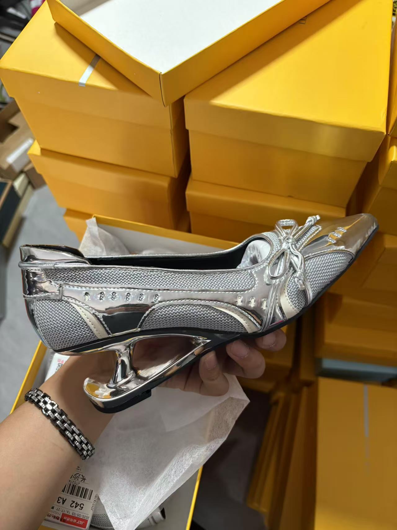 Retro Racing Shoes Suspension Profiled Heel Pointed Low-cut High Heels